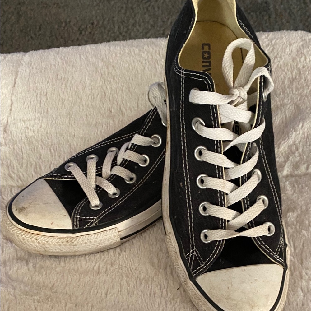 Converse shoes - Picture 2 of 2
